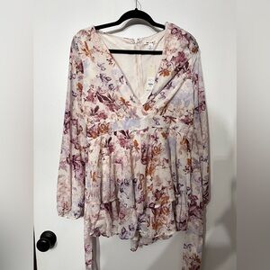 NEW WITH TAGS Francesca’s Womens Floral Romper Size - Large